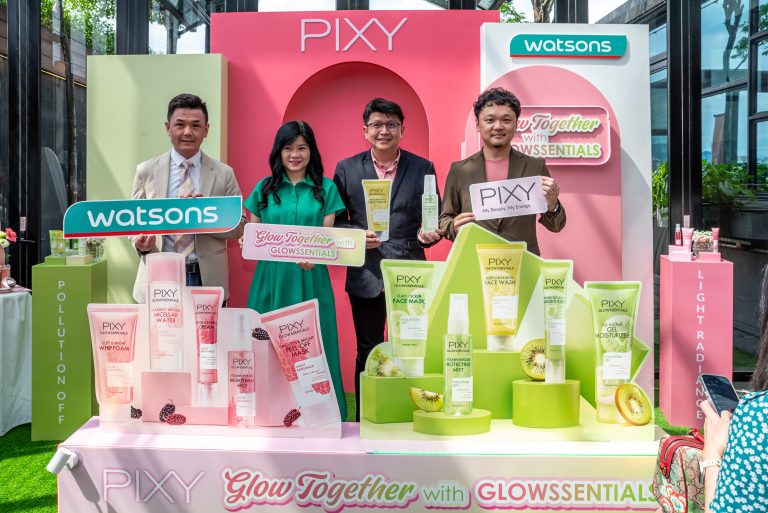 PIXY perkenal rangkaian penjagaan wajah ekstrak superfruit, Glowssentials