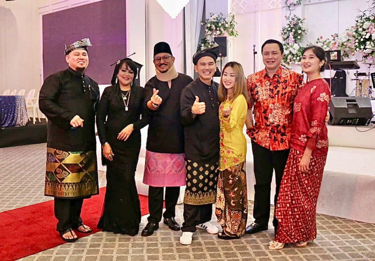 Aktif bertiktok, Eizlan Yusof tubuh Vibes International Agency Tiktok