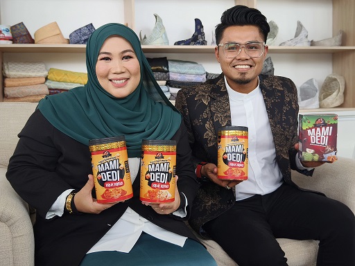 Cikamie Ku Gangster lebar sayap perniagaan, hasil produk Kopi Durian Belanda dan snek popia rangup